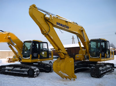 Excavator_Komatsu_PC220-7_for_PTUE_Triumphal_Arch.jpg