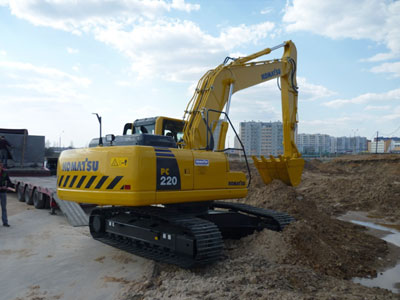 Komatsu_PC220_8.jpg